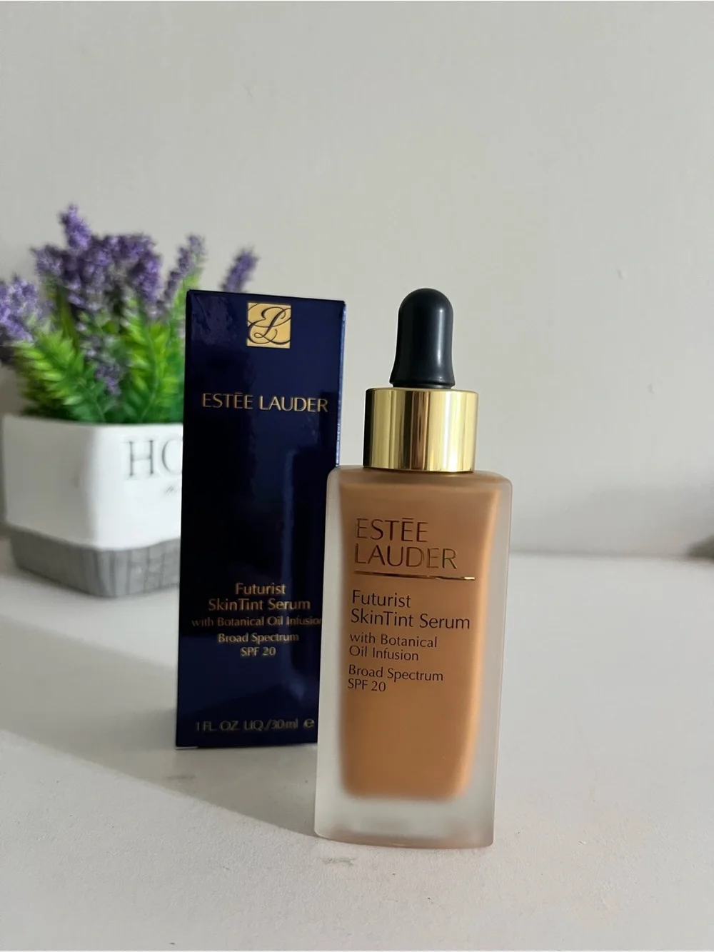 5C1 Rich Chestnut, Estée Lauder Futurist SkinTint Serum Foundation, SPF 20, 30ML